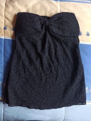 Top encaje negro paralabra de honor