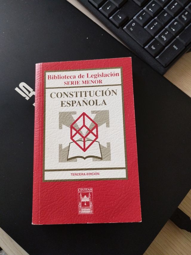 Libro Constitución española