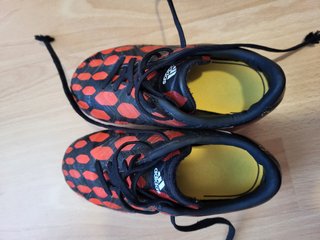 Botas fútbol tacos talla 28