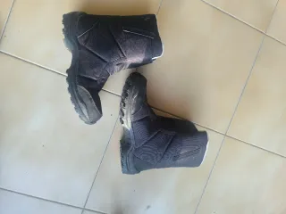 Descansos nieve niño/niña/mujer