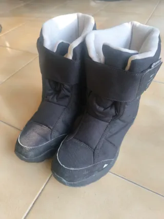 Descansos nieve niño/niña/mujer