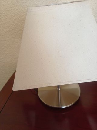 LAMPARA DE MESA NUEVA Funcional y moderna