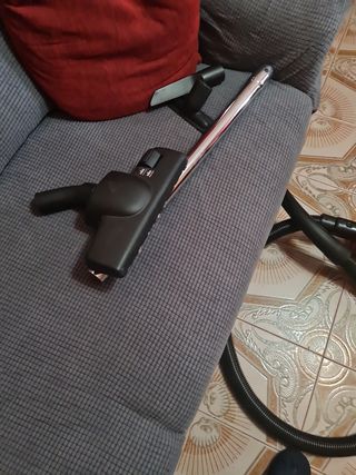 Aspiradora AEG DE 2000W
