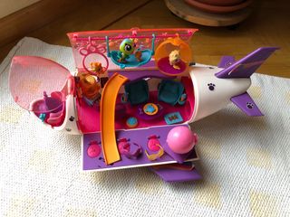 Avión de juguete muñecos