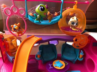 Avión de juguete muñecos