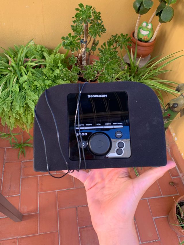 Radio Sagemcom Rm50 con internet, algo negociable.