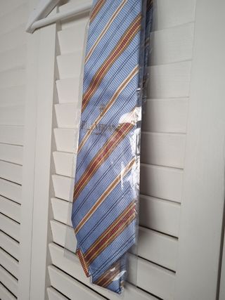 Corbata seda natural sin estrenar