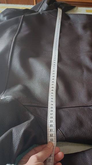 Abrigo en piel marca Cortefiel, talla XL