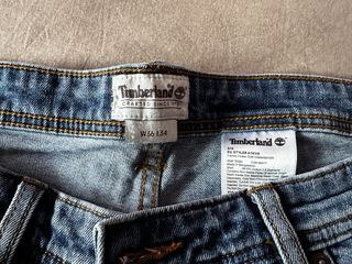 Pantalón vaquero Timberland.