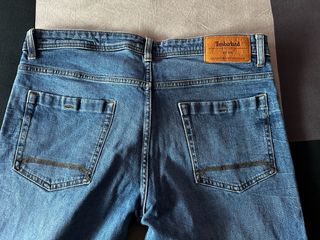 Pantalón vaquero Timberland.