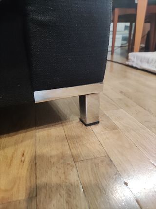 Sofá y butaca de diseño.