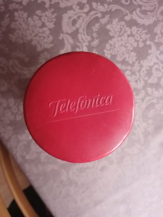 Caja de cuero cilíndrica de Telefónica