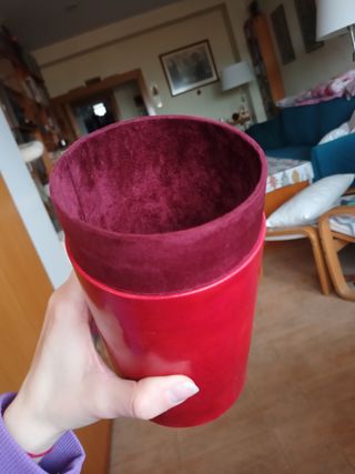 Caja de cuero cilíndrica de Telefónica