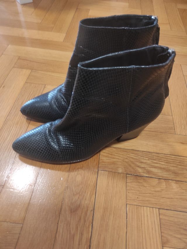 Botines negros Zara