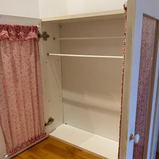 Vitrina blanca para corbatas o cinturones