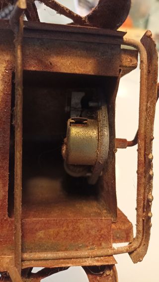 Coche juguete hojalata