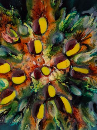 Centro de mesa de cobre esmaltado