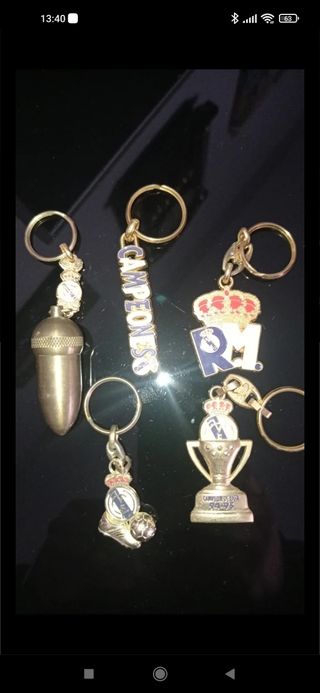  2 -Algunos Objetos de la Colección Real Madrid  .