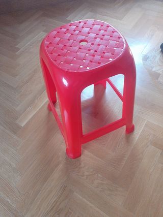 Taburete rojo