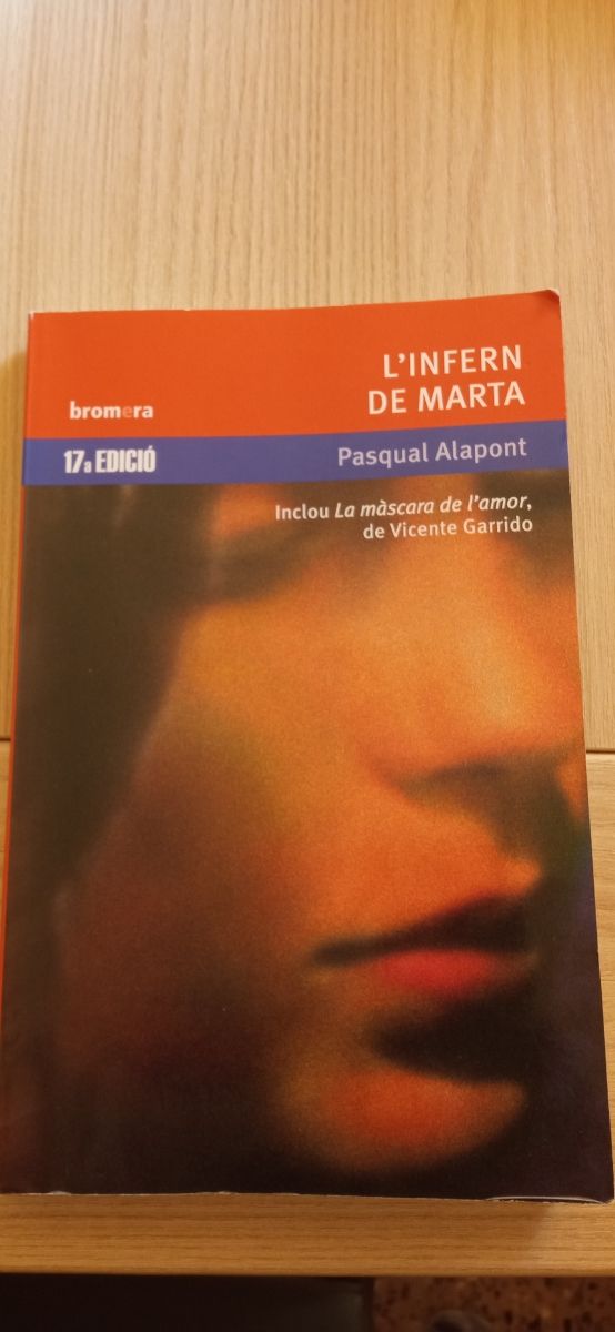 Libro de lectura " L'infern de Marta"