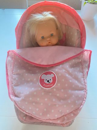 Nenuco con maxicosi y bañera