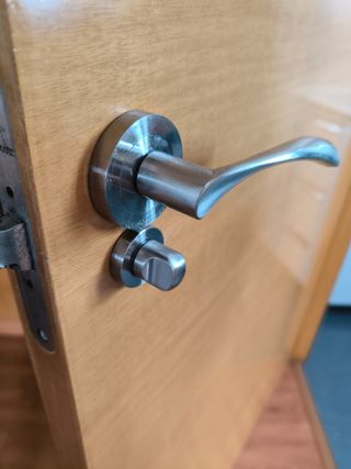 Manivelas puerta + cerraduras + pestillo