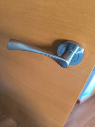 Manivelas puerta + cerraduras + pestillo