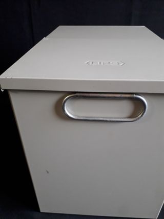 LIPS. Caja De Seguridad de Banco.