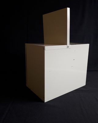 LIPS. Caja De Seguridad de Banco.