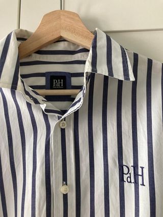 Camisa de manga larga blanca con rayas de Pedro de