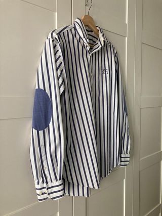 Camisa de manga larga blanca con rayas de Pedro de