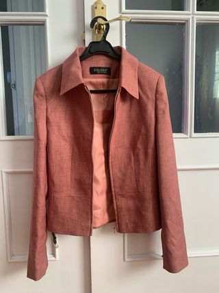 Traje falda y chaqueta