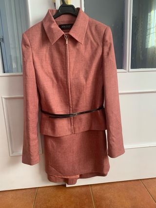 Traje falda y chaqueta