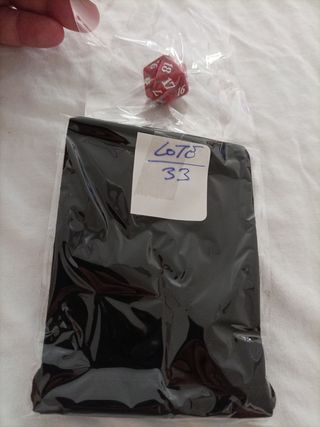 Lote 33,Bolsa dados mas 1 dado Magic The Gathering