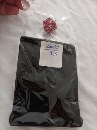 Lote 33,Bolsa dados mas 1 dado Magic The Gathering
