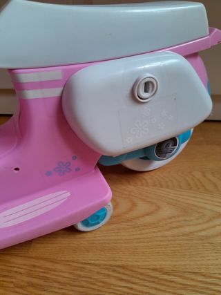 MOTO DE JUGUETE PARA LA NANCY