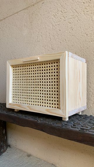 Mesita de noche de madera a medida