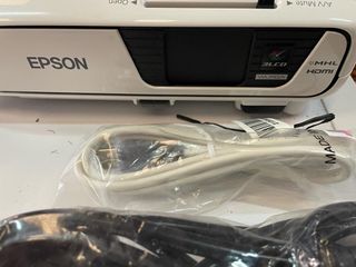Proyector  marca EPSON