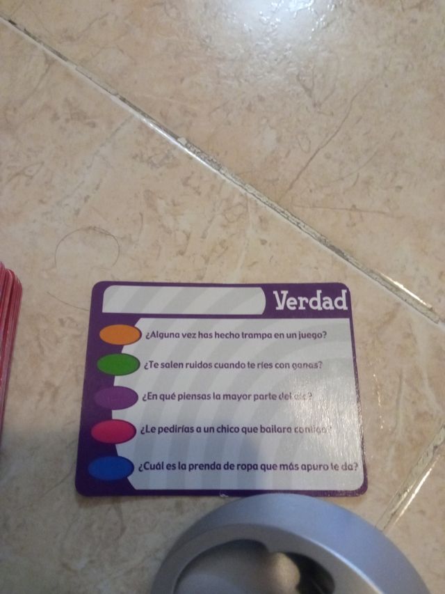Juego de mesa "Solo chicas"