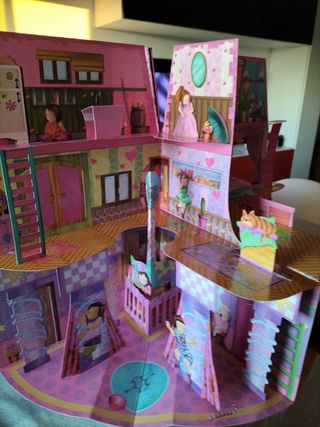 Casa de muñecas desplegable