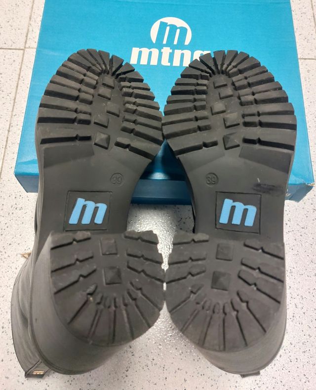 Botines negros Mustang