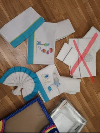 Juegos de sábanas para cuna.
