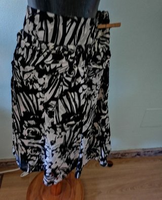 Conjunto Falda y jersey  T48 raso y gasa