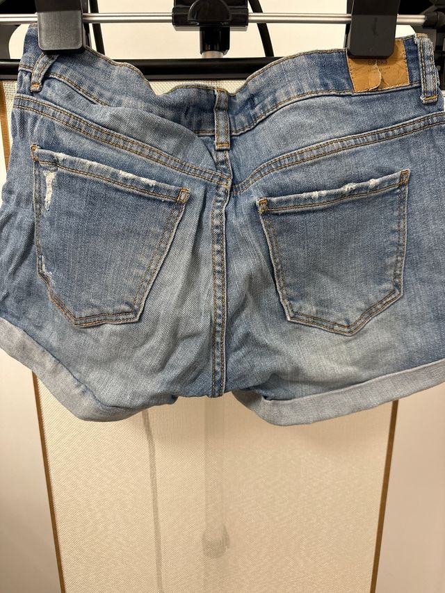 pantalón vaquero corto