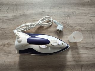 Plancha para ropa TAURUS PTSI-2200 2200W