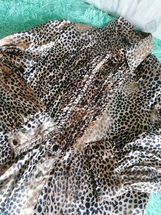 Blusa de raso elegante T48