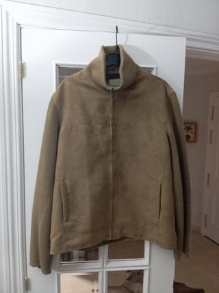 Chaqueta de ante con mangas de punto 