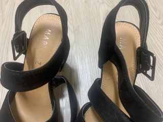 Sandalias negras tacon