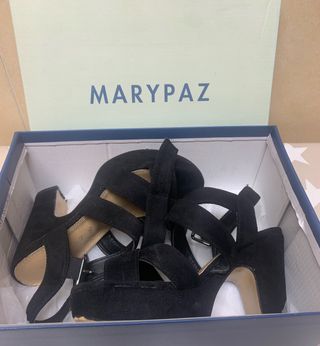 Sandalias negras tacon