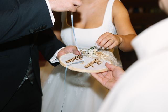 Porta alianzas de boda hecho a mano.